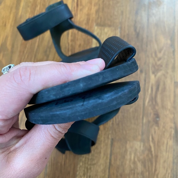 Vince Sawyer Leather Ankle-Wrap Sandal - Picture 8 of 8